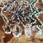 Load image into Gallery viewer, Hand-knotted necklace with fluorite and rock crystal tip
