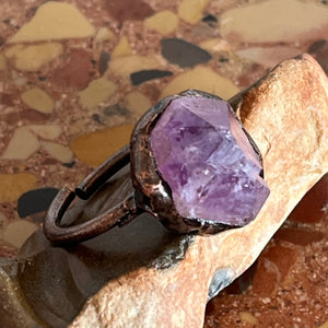 Mono top ring amethyst