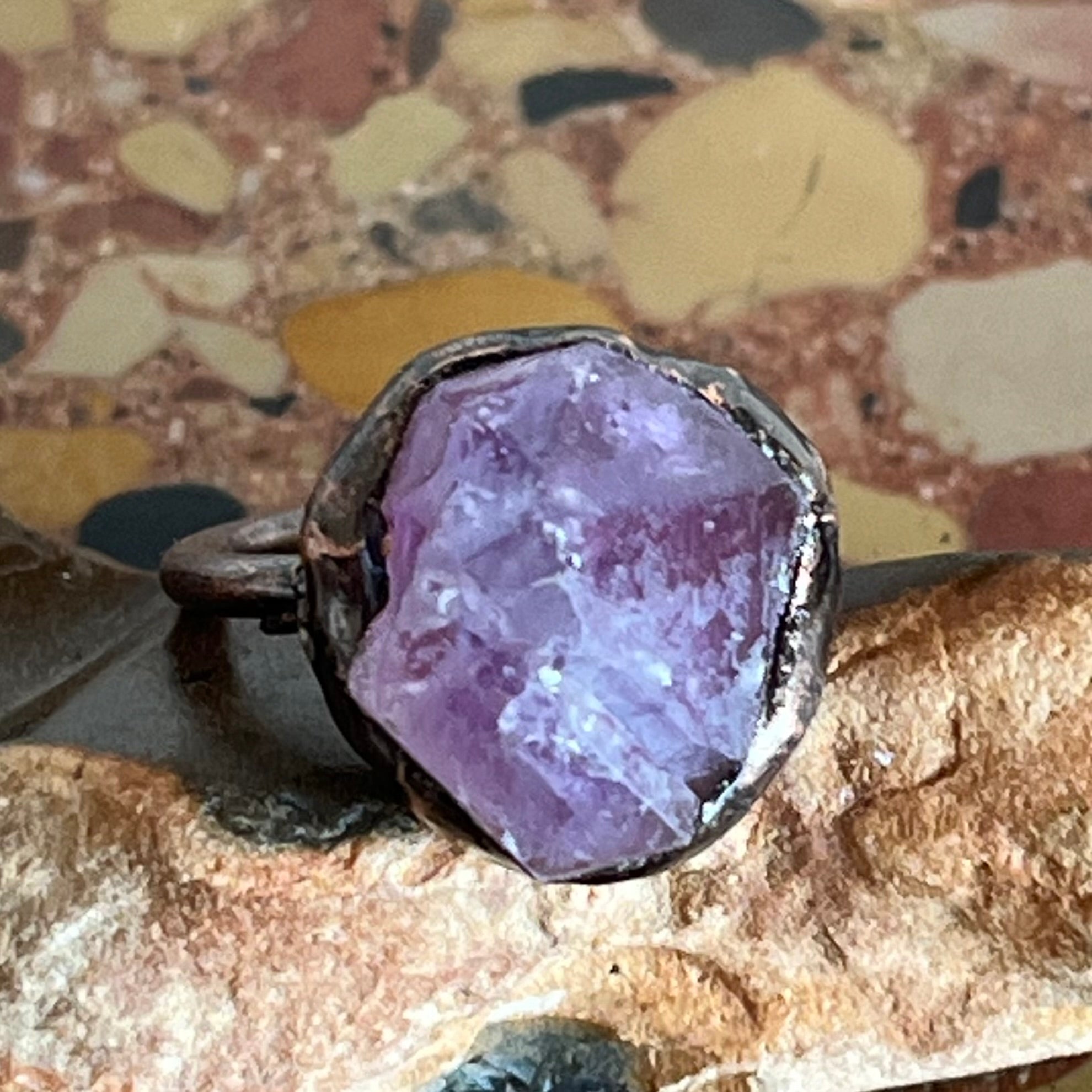 Mono top ring amethyst