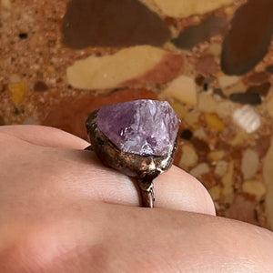 Mono top ring amethyst