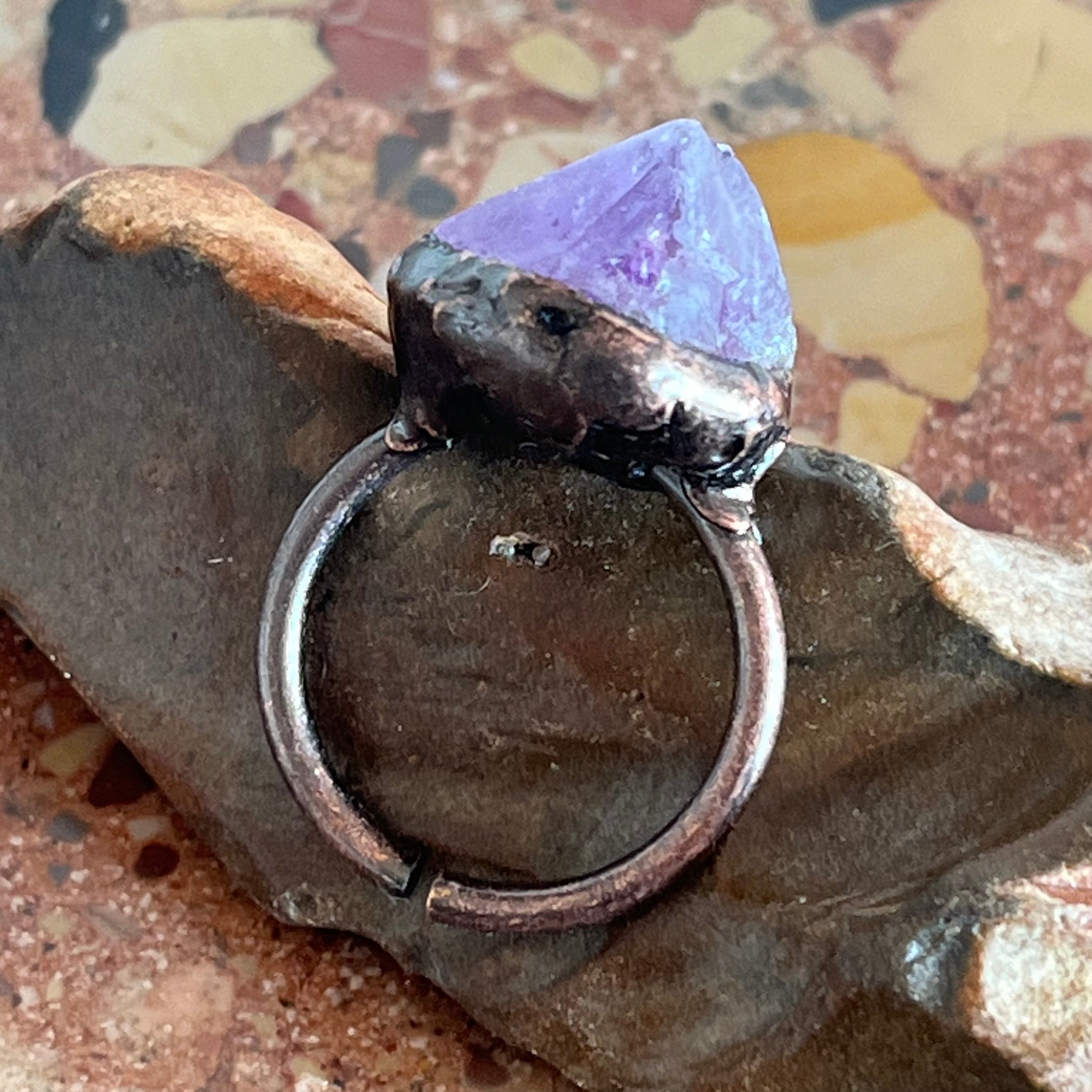 Mono top ring amethyst