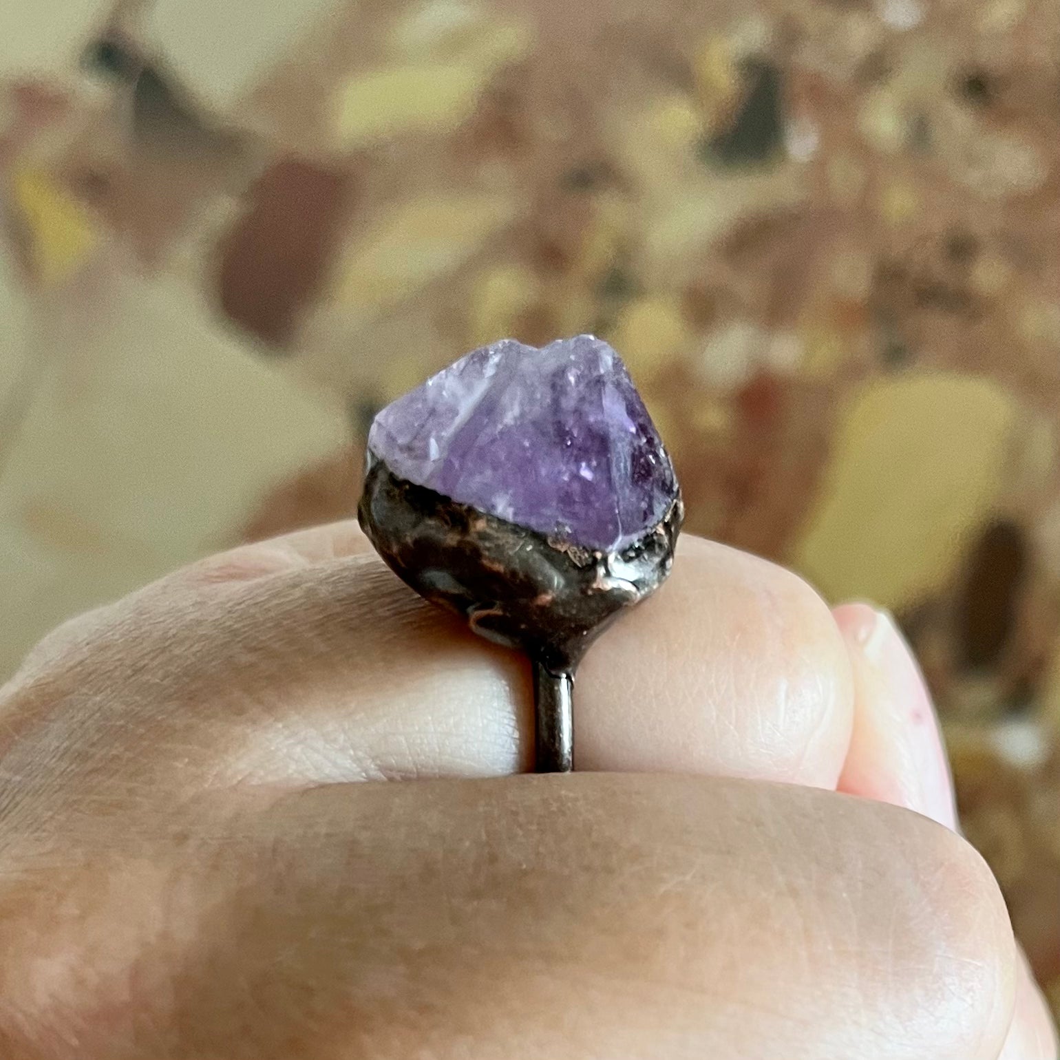 Mono top ring amethyst