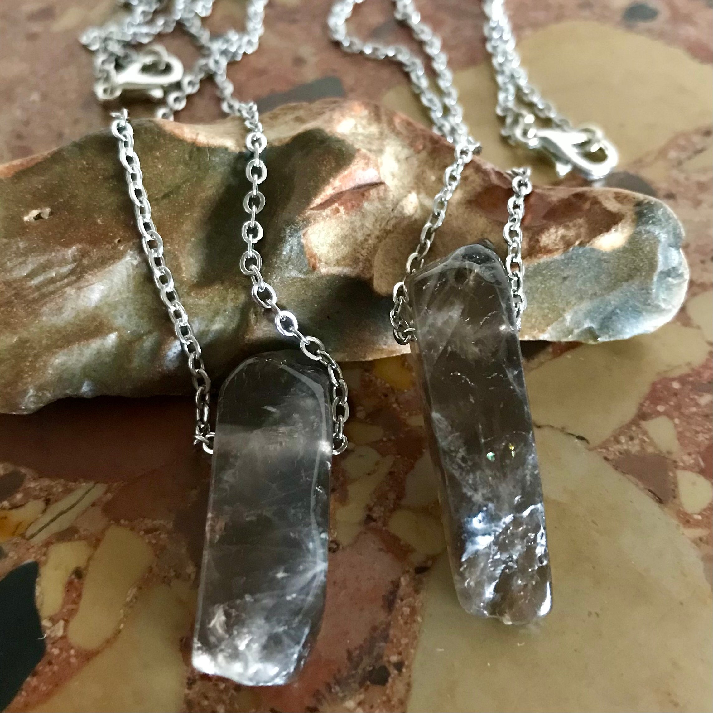 Mono rod pendant smoky quartz (silver chain)